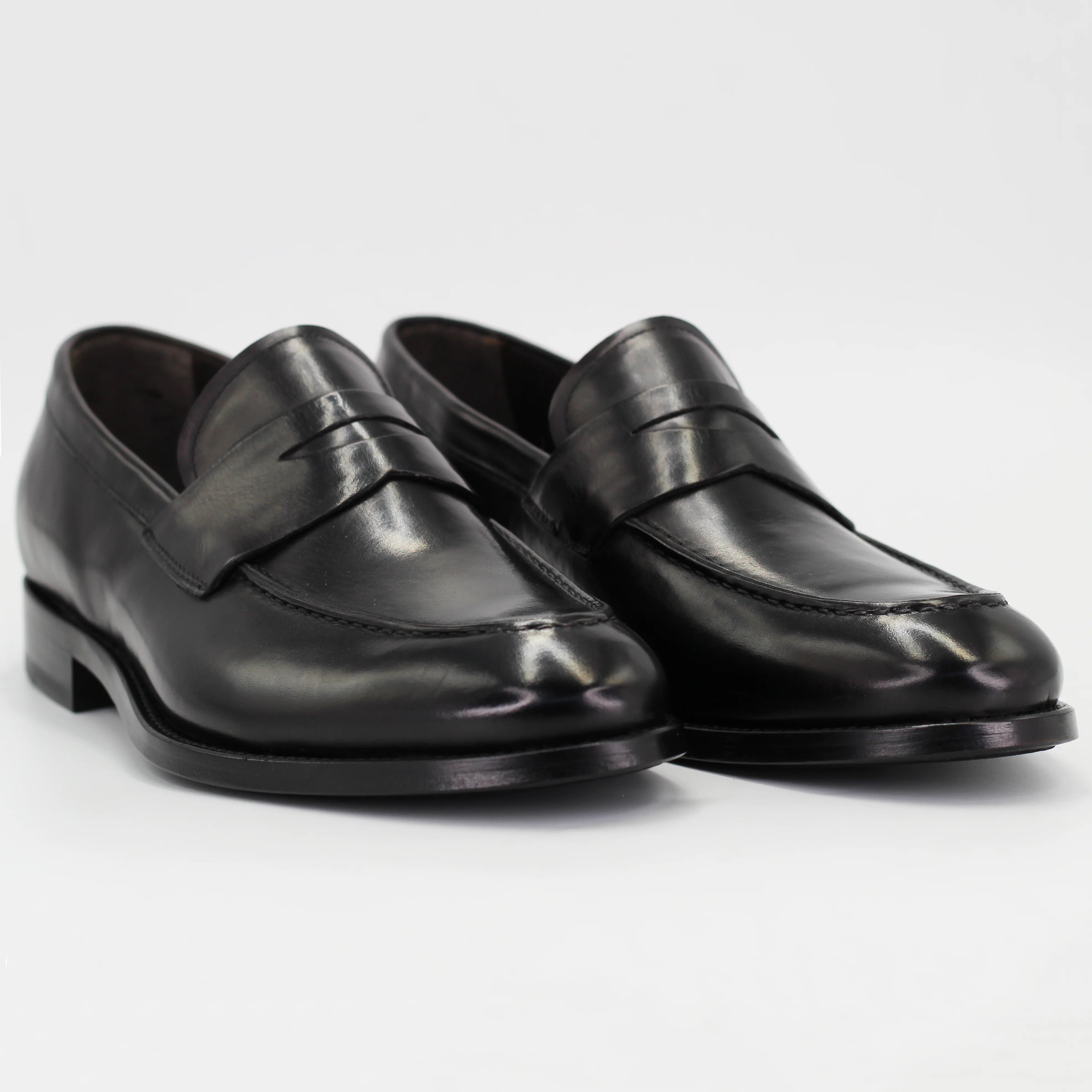 Shop Handmade Italian Leather men's classic moccasin (BRU10010) or browse our range of hand-made Italian shoes in leather or suede in-store at Aliverti Cape Town, or shop online. We deliver in South Africa & offer multiple payment plans as well as accept multiple safe & secure payment methods.