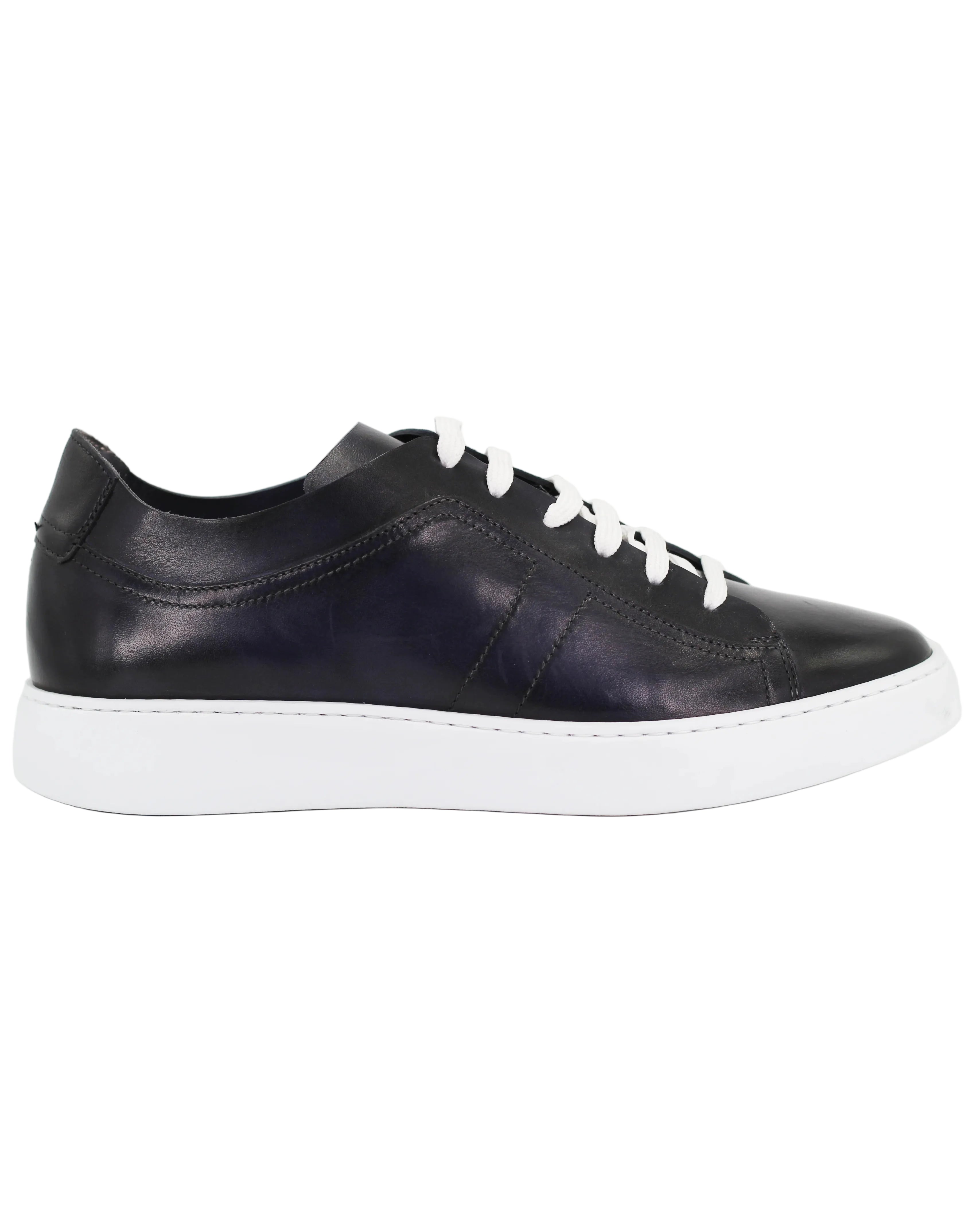 Shop Men's sneaker in calf leather bluette (BR11356) or browse our range of men's Italian clothing and shoes in leather in-store at Aliverti Cape Town, or shop online. We deliver in South Africa & offer multiple payment plans as well as accept multiple safe & secure payment methods.