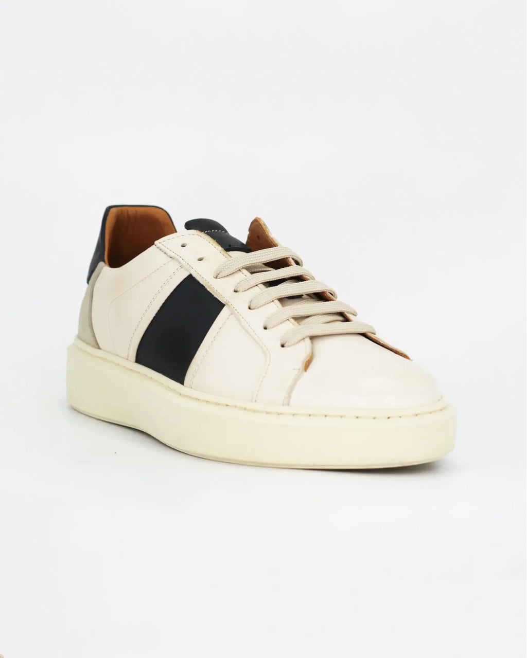 Shop men's sneaker in calf leather navy naturale (GRUFalco-01 935) or browse our range of men's Italian clothing and shoes in leather in-store at Aliverti Cape Town, or shop online. We deliver in South Africa & offer multiple payment plans as well as accept multiple safe & secure payment methods.