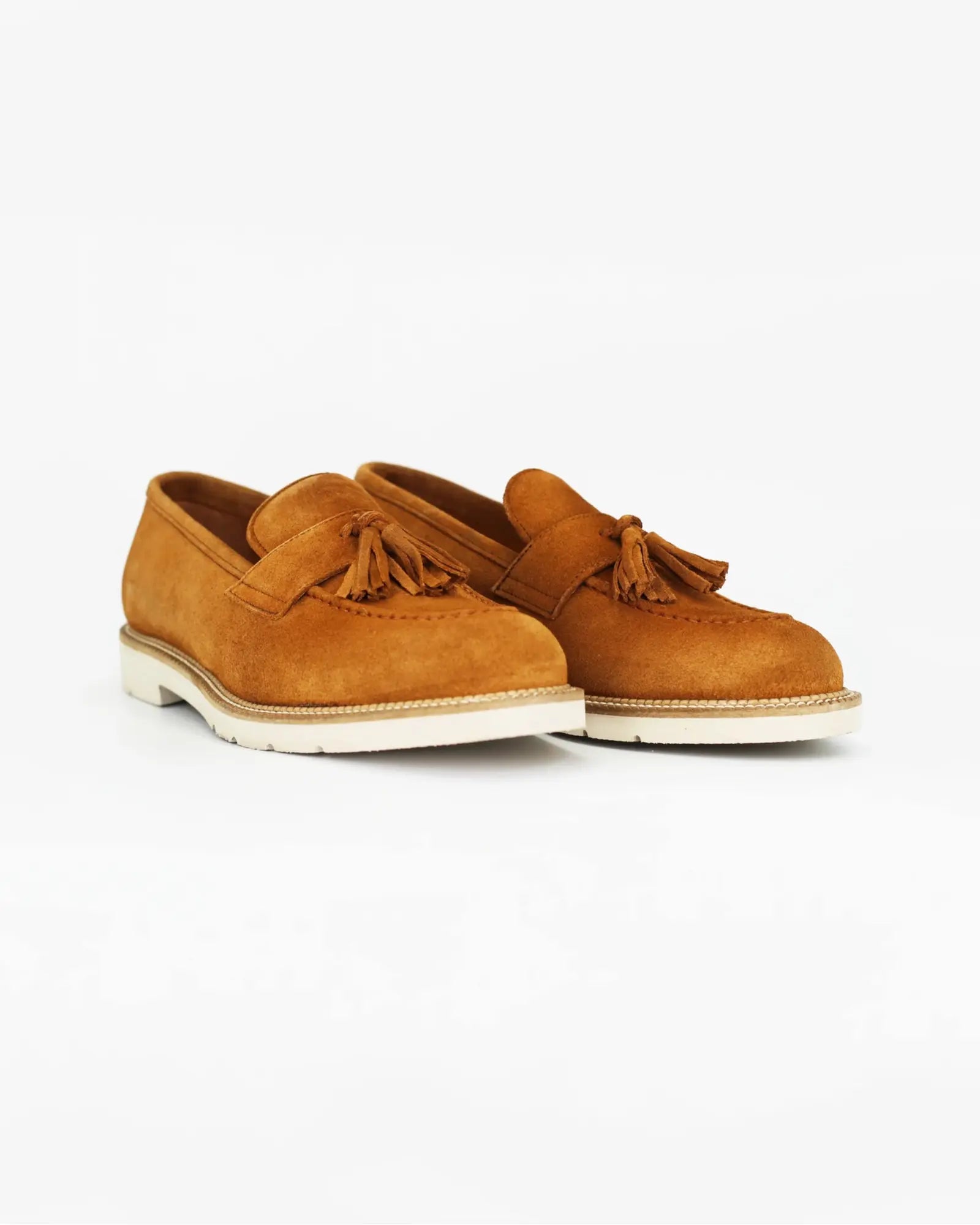 Shop men's moccasin in calf leather suede cuoio (GRU3606-4) or browse our range of men's Italian clothing and shoes in leather in-store at Aliverti Cape Town, or shop online. We deliver in South Africa & offer multiple payment plans as well as accept multiple safe & secure payment methods.