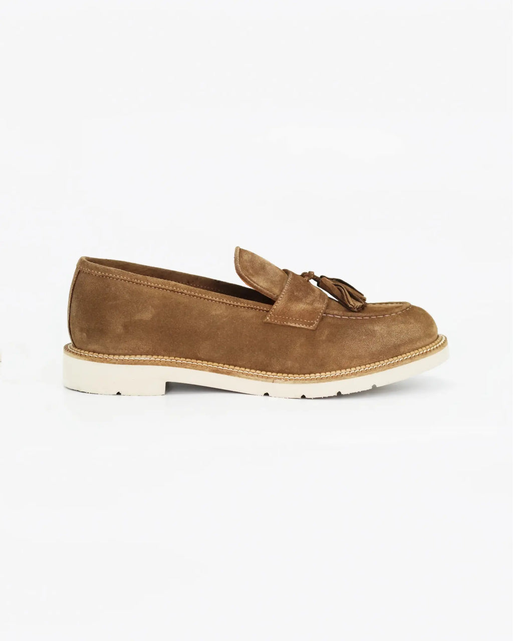 Shop men's tassle moccasin in calf leather suede taupe (GRU3606-4) or browse our range of men's Italian clothing and shoes in leather in-store at Aliverti Cape Town, or shop online. We deliver in South Africa & offer multiple payment plans as well as accept multiple safe & secure payment methods.