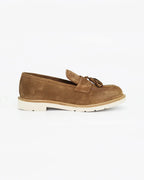 Shop men's tassle moccasin in calf leather suede taupe (GRU3606-4) or browse our range of men's Italian clothing and shoes in leather in-store at Aliverti Cape Town, or shop online. We deliver in South Africa & offer multiple payment plans as well as accept multiple safe & secure payment methods.