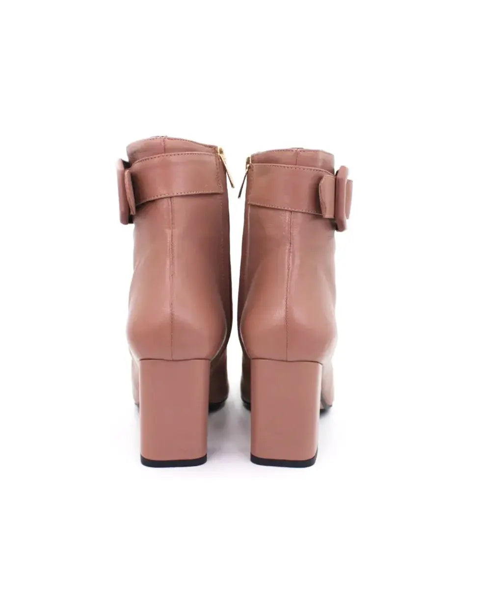 Shop Handmade Italian Leather Boot in Pink (2571) or browse our range of hand-made Italian boots for women in leather or suede in-store at Aliverti Durban or Cape Town, or shop online. We deliver in South Africa & offer multiple payment plans as well as accept multiple safe & secure payment methods.