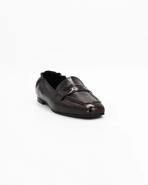 Shop Handmade Italian Leather Women's Loafer in Patent Leather Testa Di Moro or browse our range of hand-made Italian shoes in leather or suede in-store at Aliverti Cape Town, or shop online. We deliver in South Africa & offer multiple payment plans as well as accept multiple safe & secure payment methods.