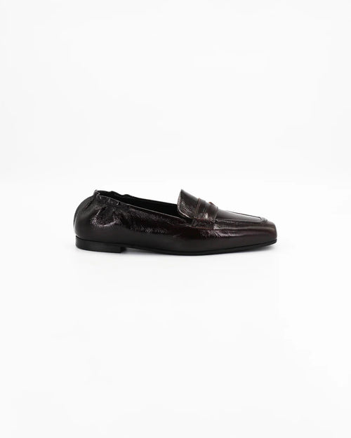 Shop Handmade Italian Leather Women's Loafer in Patent Leather Testa Di Moro or browse our range of hand-made Italian shoes in leather or suede in-store at Aliverti Cape Town, or shop online. We deliver in South Africa & offer multiple payment plans as well as accept multiple safe & secure payment methods.
