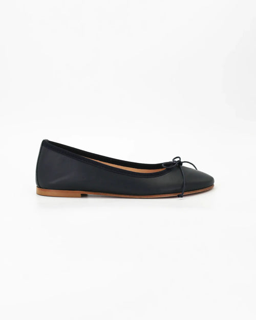 Shop Handmade Women's Ballerina Pump in Calf Leather Navy or browse our range of hand-made Italian shoes in leather or suede in-store at Aliverti Cape Town, or shop online. We deliver in South Africa & offer multiple payment plans as well as accept multiple safe & secure payment methods.