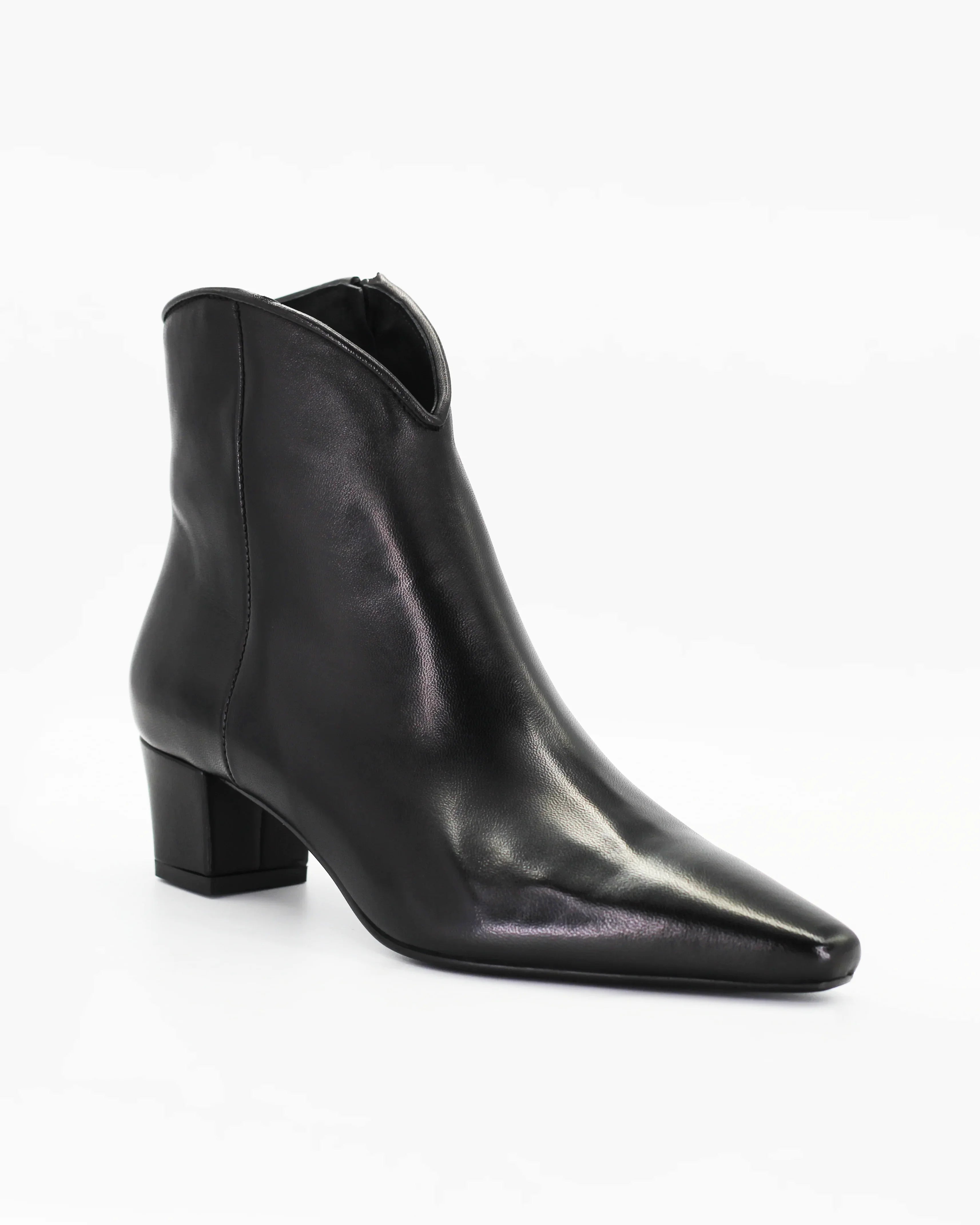 Shop Handmade Italian Leather Women's Block Heel Ankle Boot in Calf Leather Nero (BRENDA6) or browse our range of hand-made Italian shoes in leather or suede in-store at Aliverti Cape Town, or shop online. We deliver in South Africa & offer multiple payment plans as well as accept multiple safe & secure payment methods.