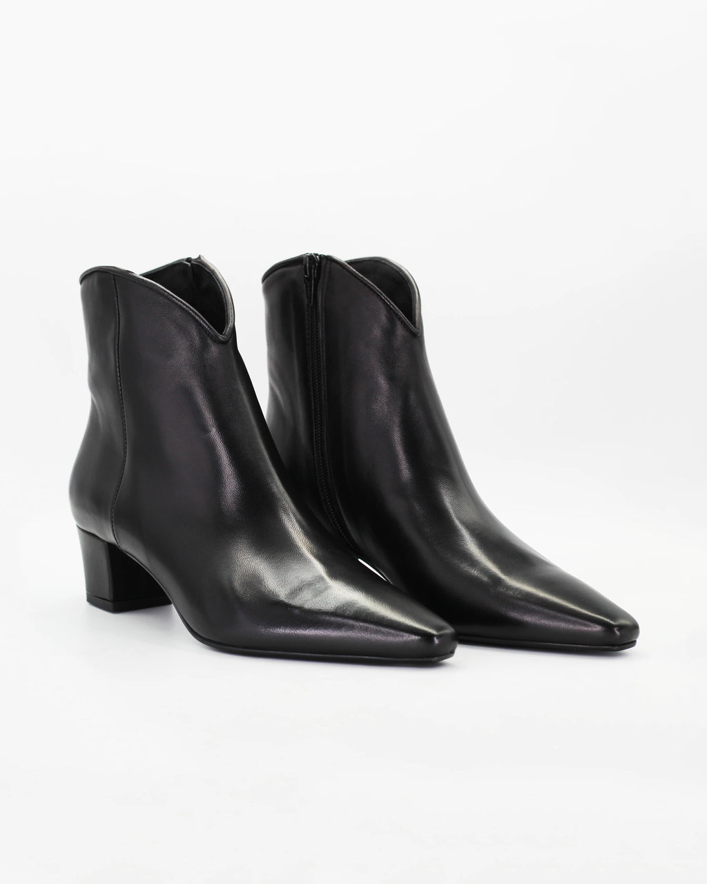 Shop Handmade Italian Leather Women's Block Heel Ankle Boot in Calf Leather Nero (BRENDA6) or browse our range of hand-made Italian shoes in leather or suede in-store at Aliverti Cape Town, or shop online. We deliver in South Africa & offer multiple payment plans as well as accept multiple safe & secure payment methods.