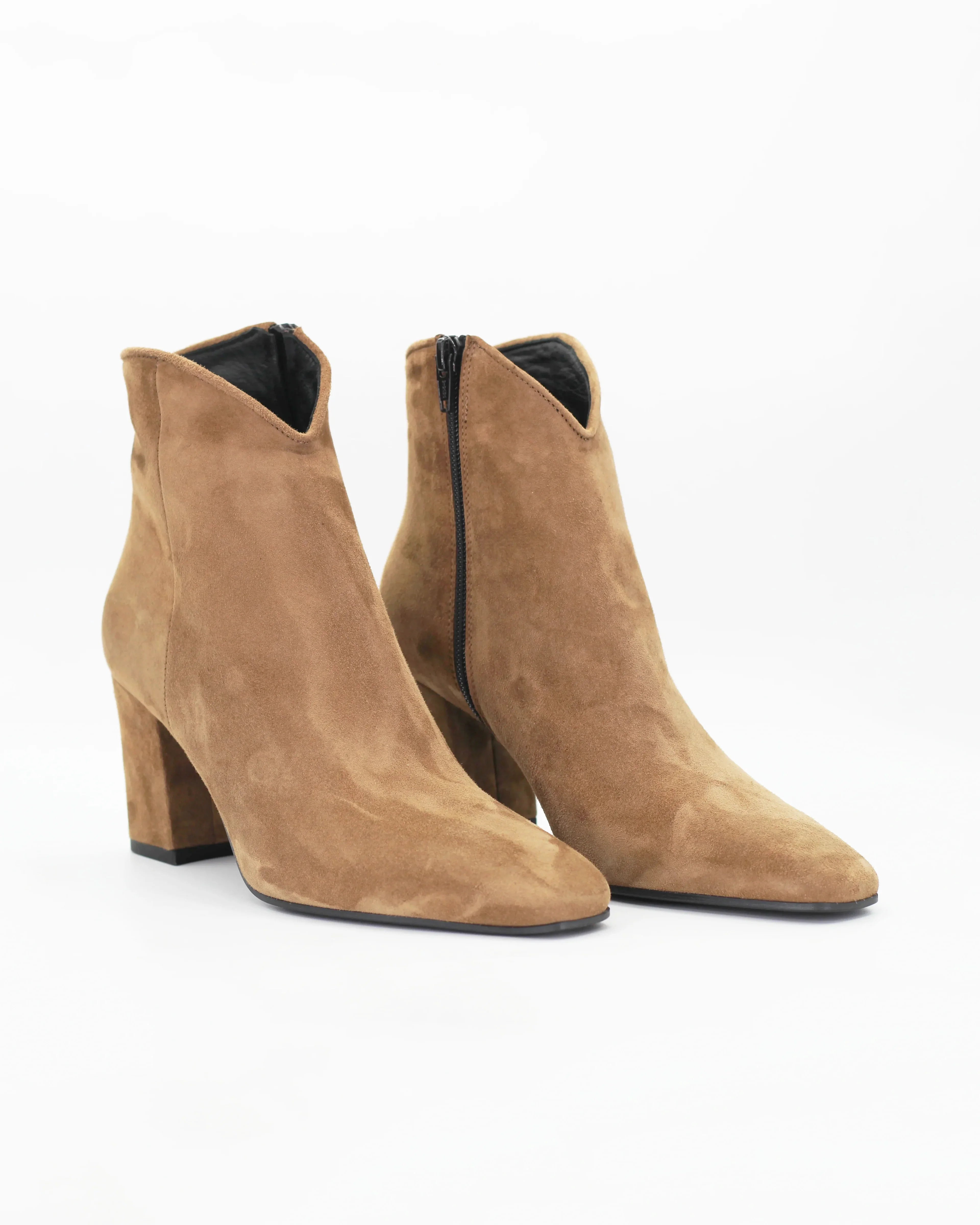 Shop Handmade Italian Leather Women's Block Heel Ankle Boot in Calf Leather Suede Taupe Beige (RENDY1) or browse our range of hand-made Italian shoes in leather or suede in-store at Aliverti Cape Town, or shop online. We deliver in South Africa & offer multiple payment plans as well as accept multiple safe & secure payment methods.