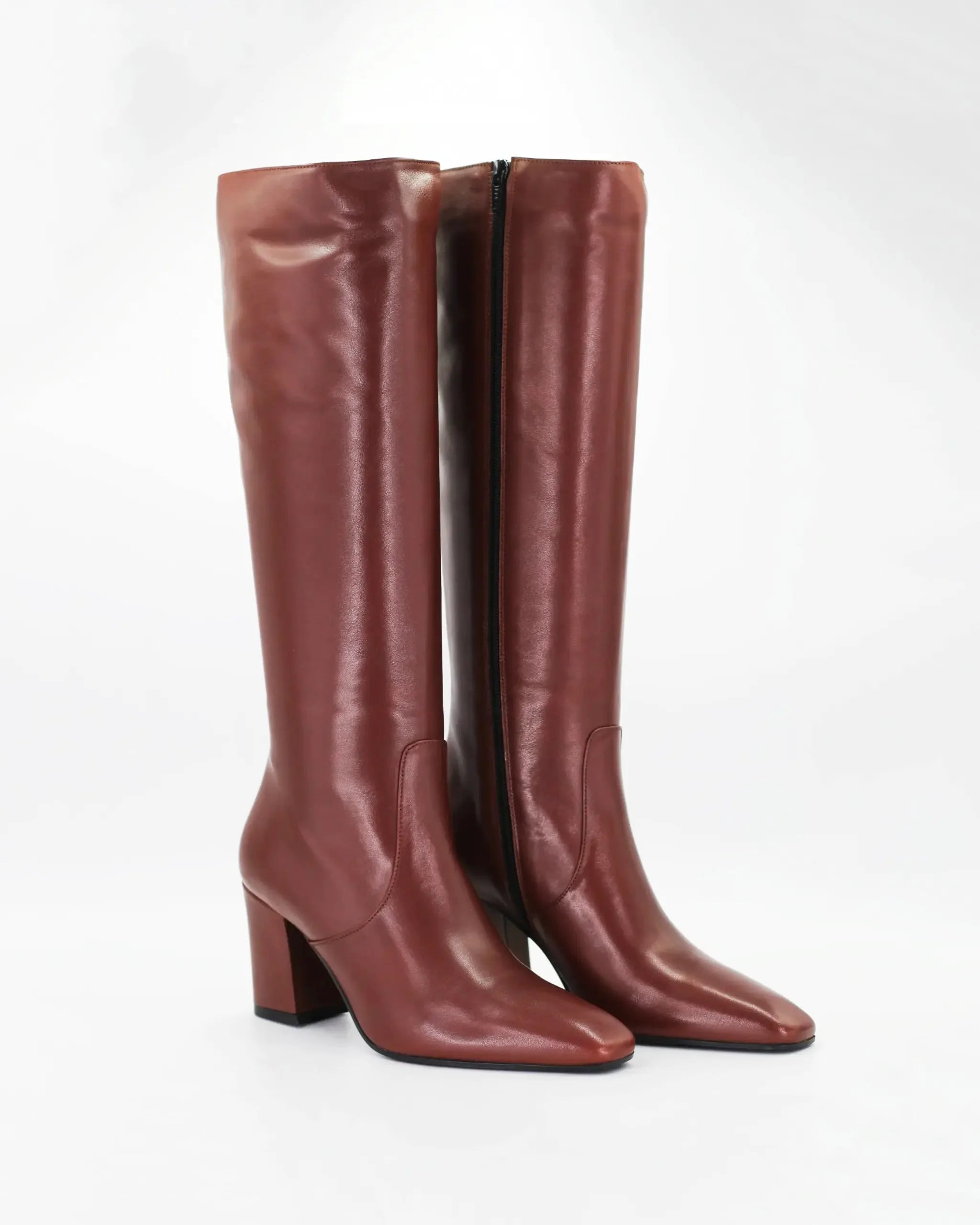 Shop Handmade Italian Leather Women's Block Heel Boot in Calf Leather Marrone (RENDY4) or browse our range of hand-made Italian shoes in leather or suede in-store at Aliverti Cape Town, or shop online. We deliver in South Africa & offer multiple payment plans as well as accept multiple safe & secure payment methods.