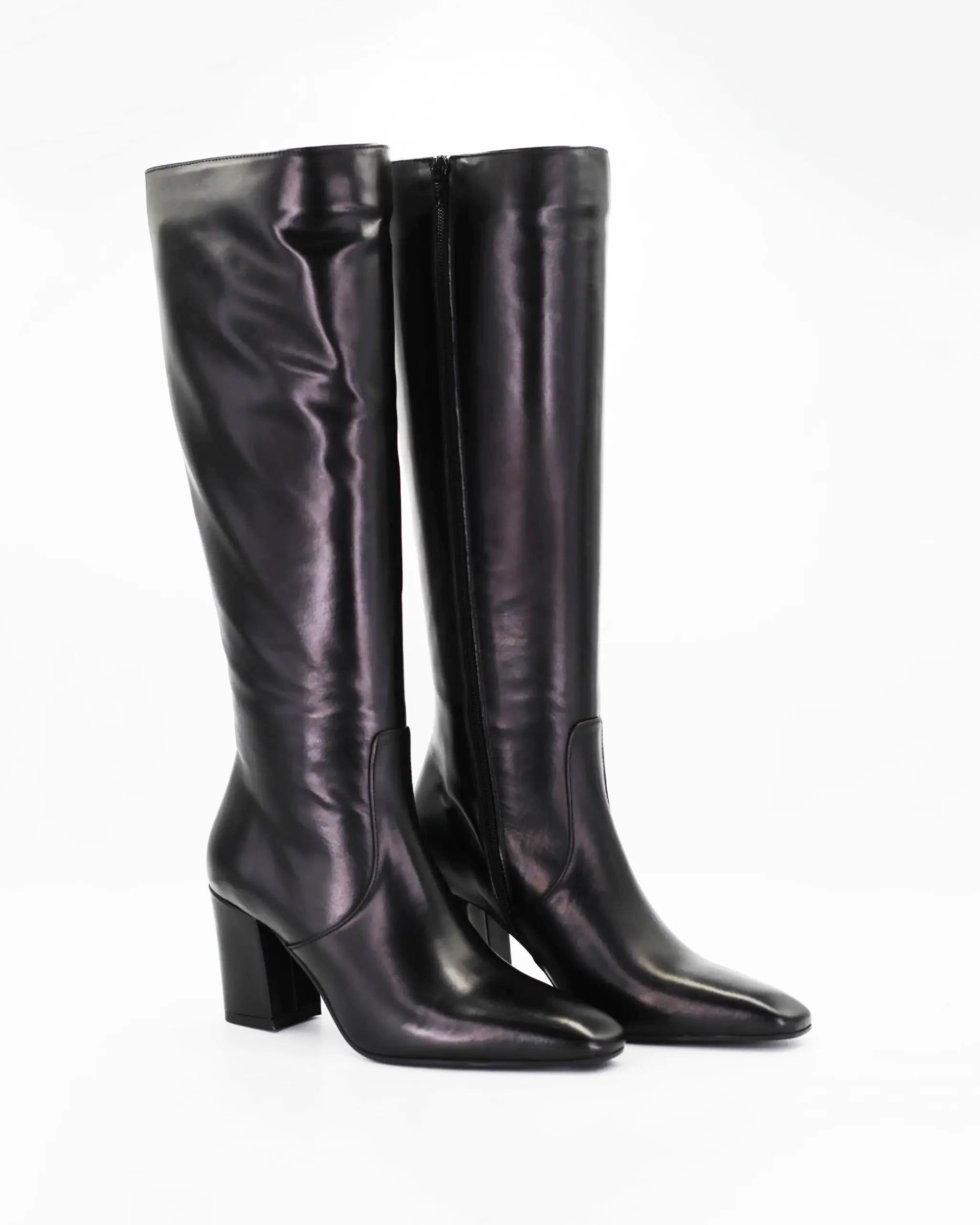 Shop Handmade Italian Leather Women's Block Heel  Boot in Calf Leather Nero (RENDY4) or browse our range of hand-made Italian shoes in leather or suede in-store at Aliverti Cape Town, or shop online. We deliver in South Africa & offer multiple payment plans as well as accept multiple safe & secure payment methods.