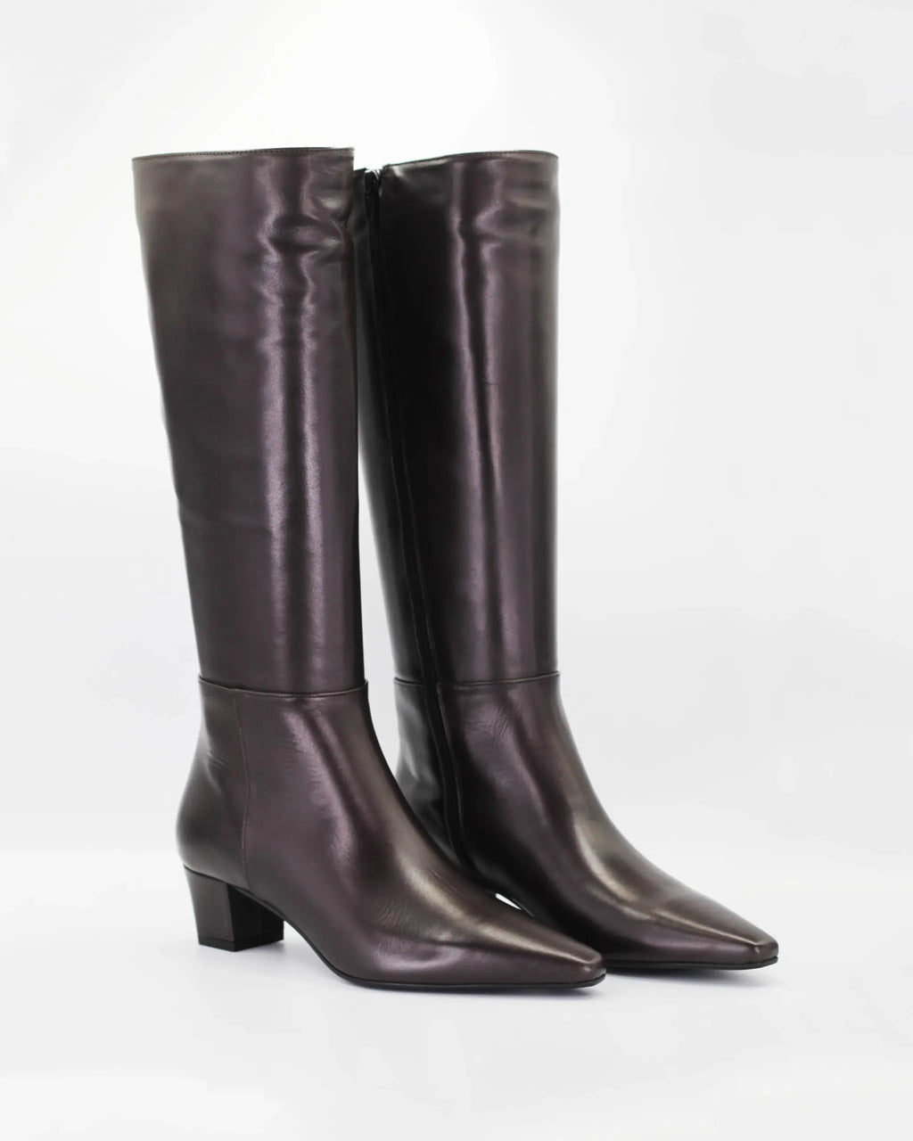 Shop Handmade Italian Leather Women's Block Heel Boot in Calf Leather Testa di Moro Brown (BRENDA11) or browse our range of hand-made Italian shoes in leather or suede in-store at Aliverti Cape Town, or shop online. We deliver in South Africa & offer multiple payment plans as well as accept multiple safe & secure payment methods.