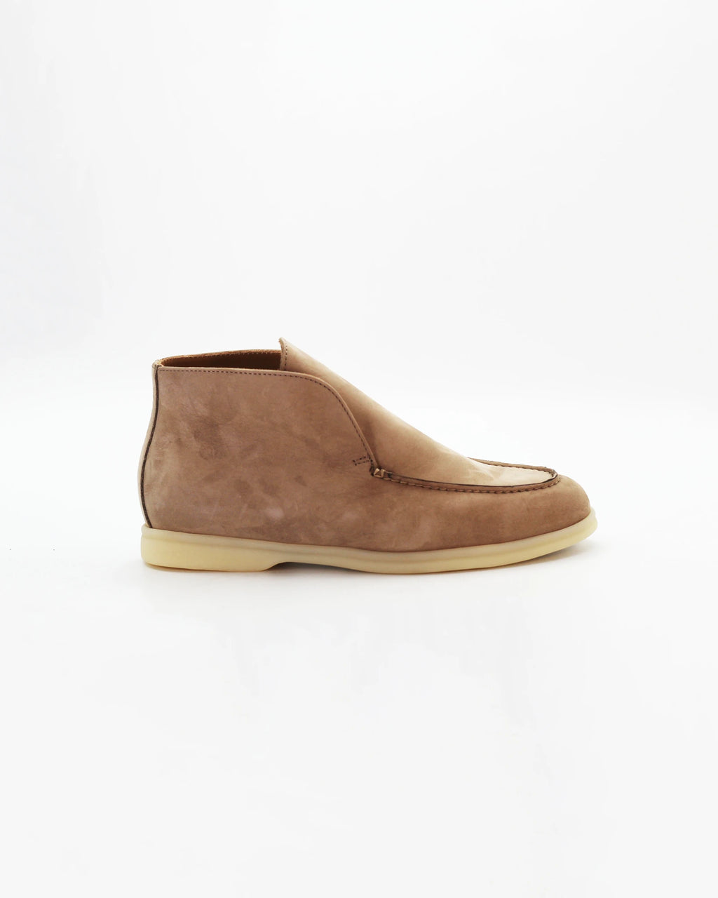 Shop Women's Laceless Chukka Boot in Leather Beige or browse our range of hand-made Italian shoes in leather or suede in-store at Aliverti Cape Town, or shop online. We deliver in South Africa & offer multiple payment plans as well as accept multiple safe & secure payment methods.