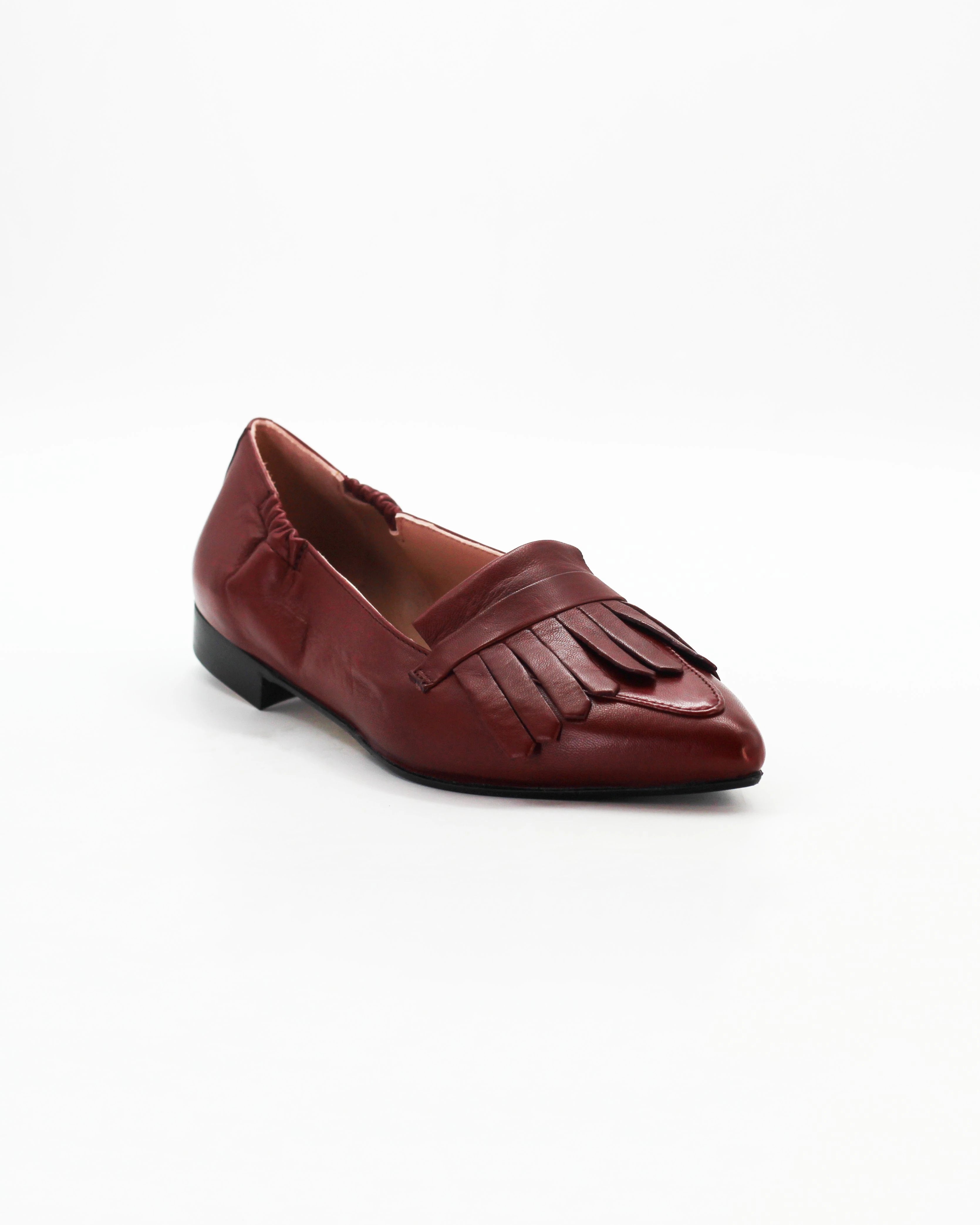 Shop Women's Pointed Fringe Pump in Leather Rubino or browse our range of hand-made Italian shoes in leather or suede in-store at Aliverti Cape Town, or shop online. We deliver in South Africa & offer multiple payment plans as well as accept multiple safe & secure payment methods.