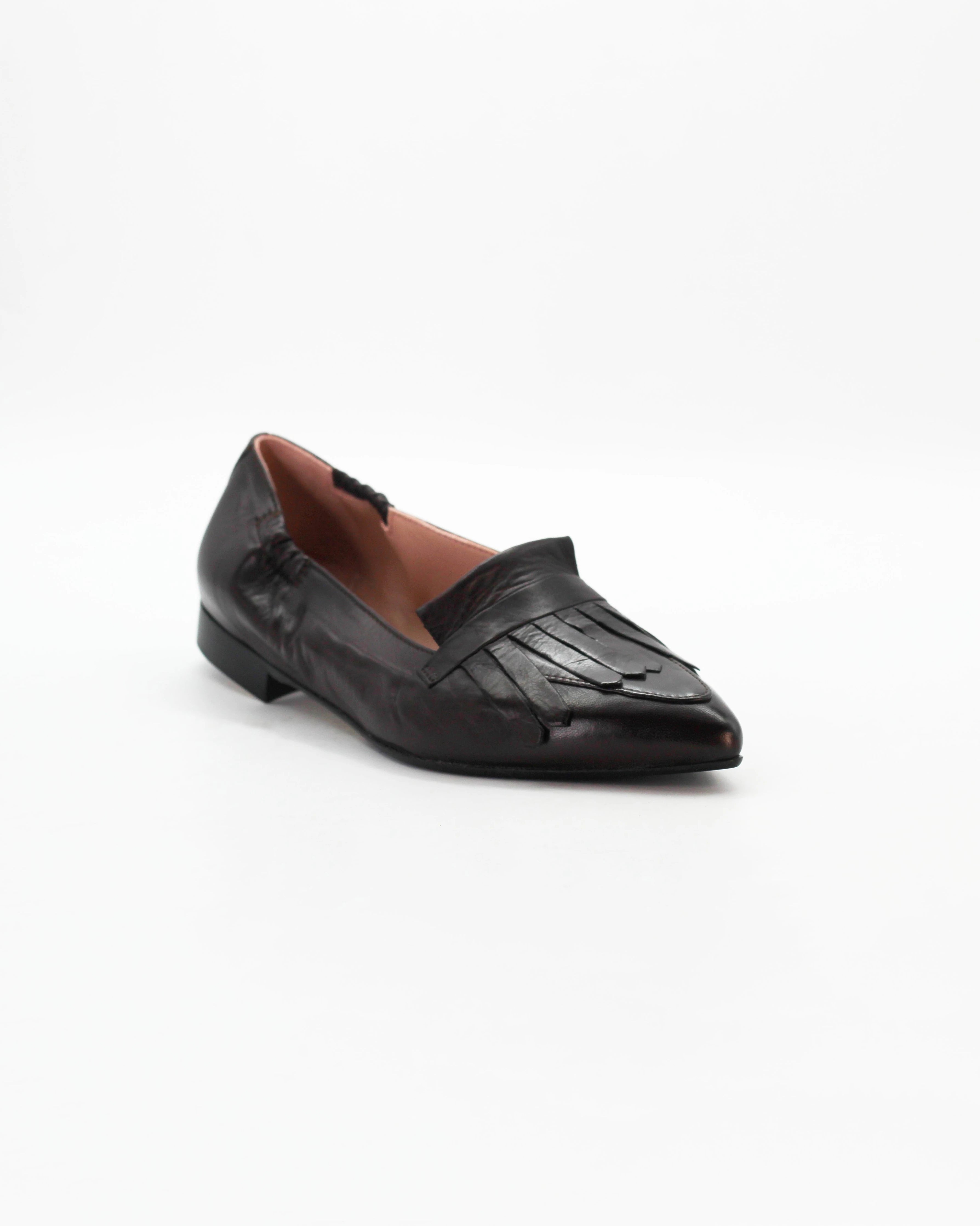 Shop Women's Pointed Fringe Pump in Leather Testa Di Moro or browse our range of hand-made Italian shoes in leather or suede in-store at Aliverti Cape Town, or shop online. We deliver in South Africa & offer multiple payment plans as well as accept multiple safe & secure payment methods.