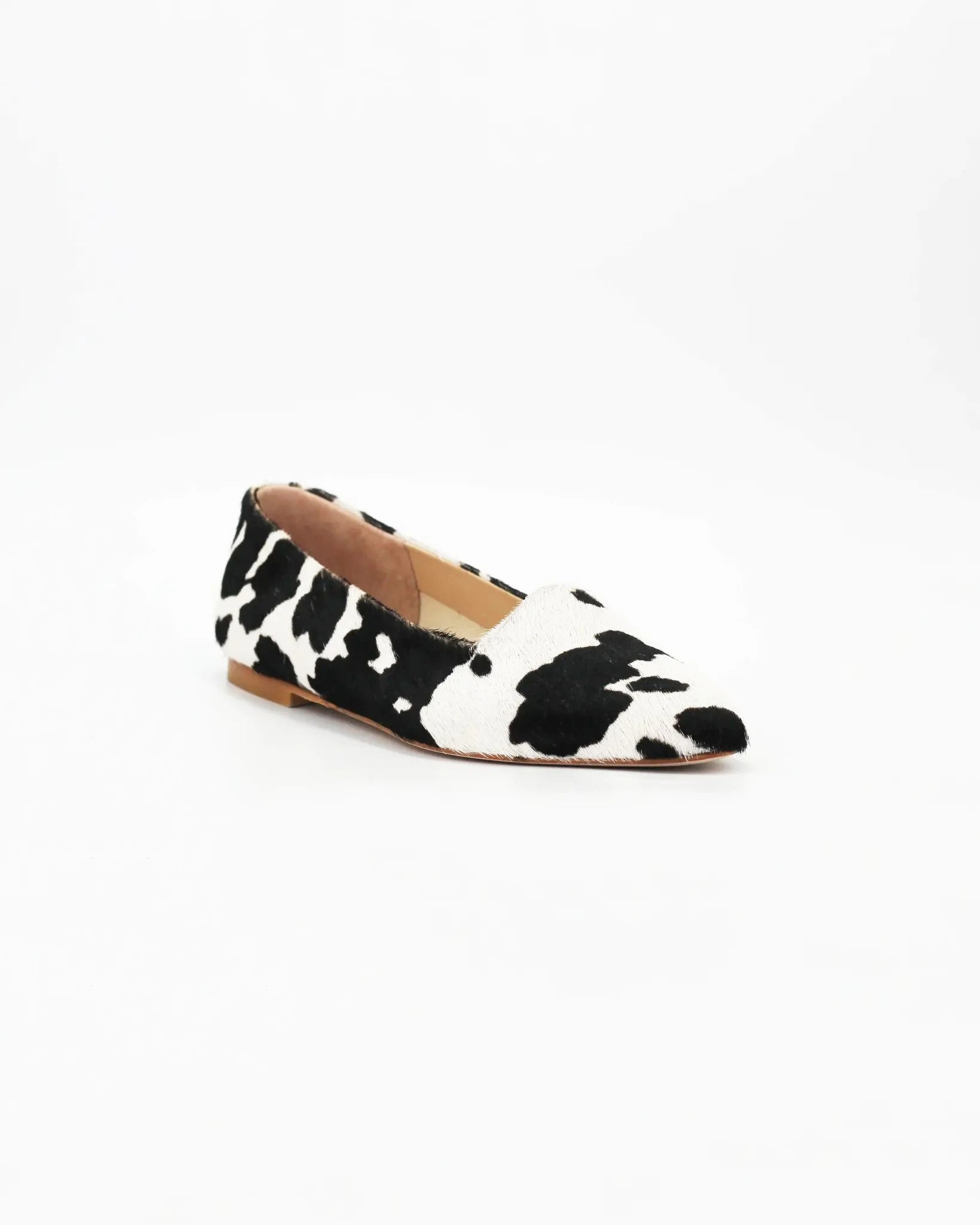 Shop Handmade Women's Slipper in Calf Leather Cow Print or browse our range of hand-made Italian shoes in leather or suede in-store at Aliverti Cape Town, or shop online. We deliver in South Africa & offer multiple payment plans as well as accept multiple safe & secure payment methods.