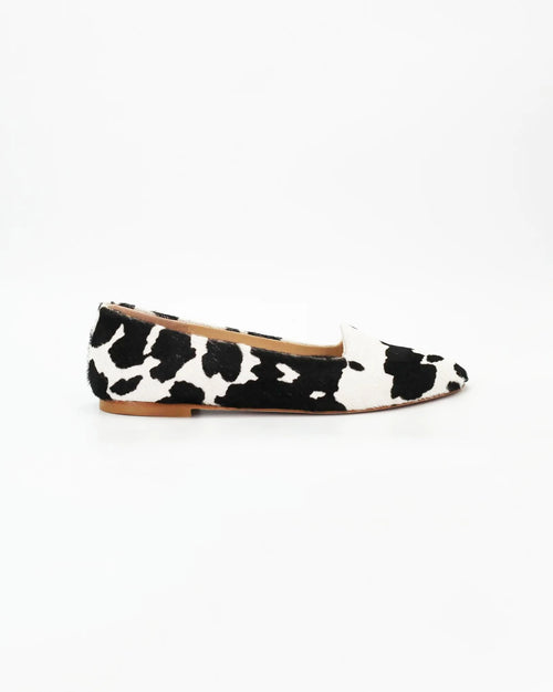 Shop Handmade Women's Slipper in Calf Leather Cow Print or browse our range of hand-made Italian shoes in leather or suede in-store at Aliverti Cape Town, or shop online. We deliver in South Africa & offer multiple payment plans as well as accept multiple safe & secure payment methods.
