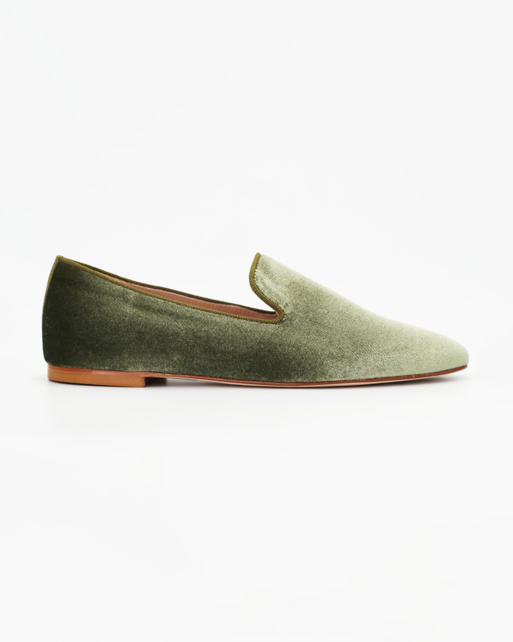 Shop Handmade Italian Women's Slipper in Calf Leather and Velvet Militare Green (E506) or browse our range of hand-made Italian shoes in leather or suede in-store at Aliverti Cape Town, or shop online. We deliver in South Africa & offer multiple payment plans as well as accept multiple safe & secure payment methods.