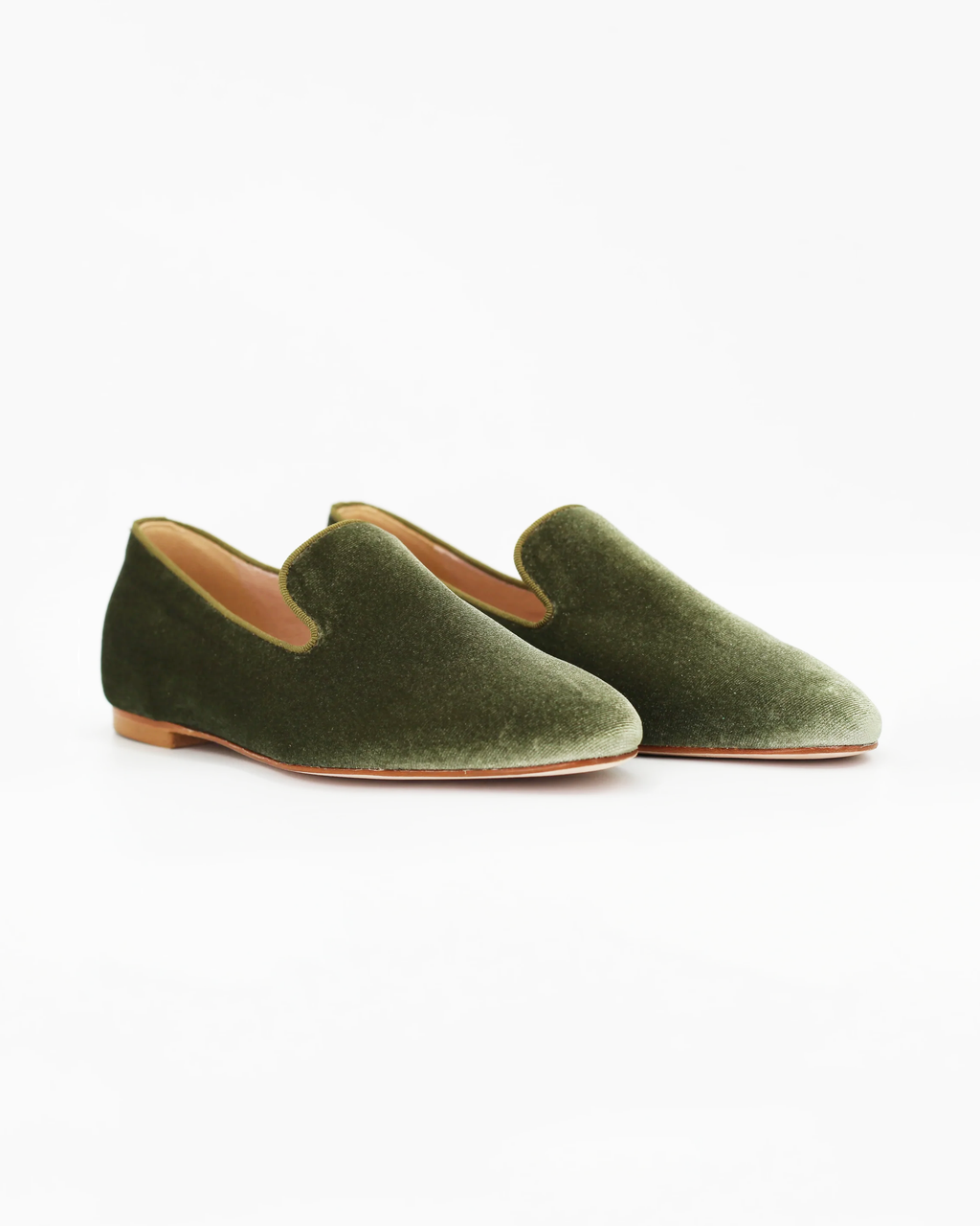 Shop Handmade Italian Women's Slipper in Calf Leather and Velvet Militare Green (E506) or browse our range of hand-made Italian shoes in leather or suede in-store at Aliverti Cape Town, or shop online. We deliver in South Africa & offer multiple payment plans as well as accept multiple safe & secure payment methods.