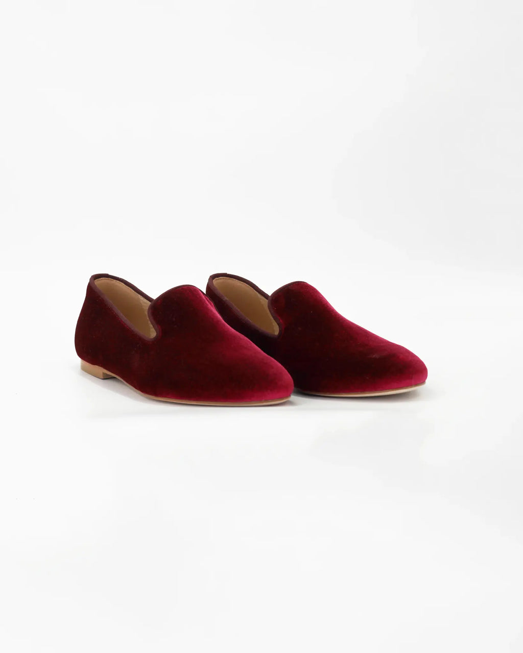 Shop Handmade Women's Velvet Slipper in Calf Leather Suede Burgundy or browse our range of hand-made Italian shoes in leather or suede in-store at Aliverti Cape Town, or shop online. We deliver in South Africa & offer multiple payment plans as well as accept multiple safe & secure payment methods.