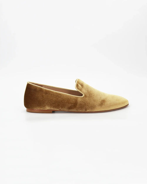 Shop Handmade Women's Velvet Slipper in Calf Leather Suede Giallo or browse our range of hand-made Italian shoes in leather or suede in-store at Aliverti Cape Town, or shop online. We deliver in South Africa & offer multiple payment plans as well as accept multiple safe & secure payment methods.