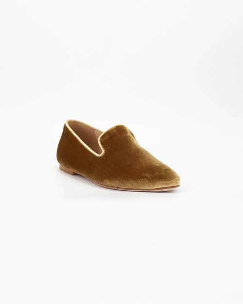 Shop Handmade Women's Velvet Slipper in Calf Leather Suede Giallo or browse our range of hand-made Italian shoes in leather or suede in-store at Aliverti Cape Town, or shop online. We deliver in South Africa & offer multiple payment plans as well as accept multiple safe & secure payment methods.