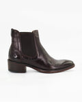 Shop Women's heeled chelsea boot in calf leather Testa Di Moro (BRD11674) or browse our range of men's Italian clothing and shoes in leather in-store at Aliverti Cape Town, or shop online. We deliver in South Africa & offer multiple payment plans as well as accept multiple safe & secure payment methods.
