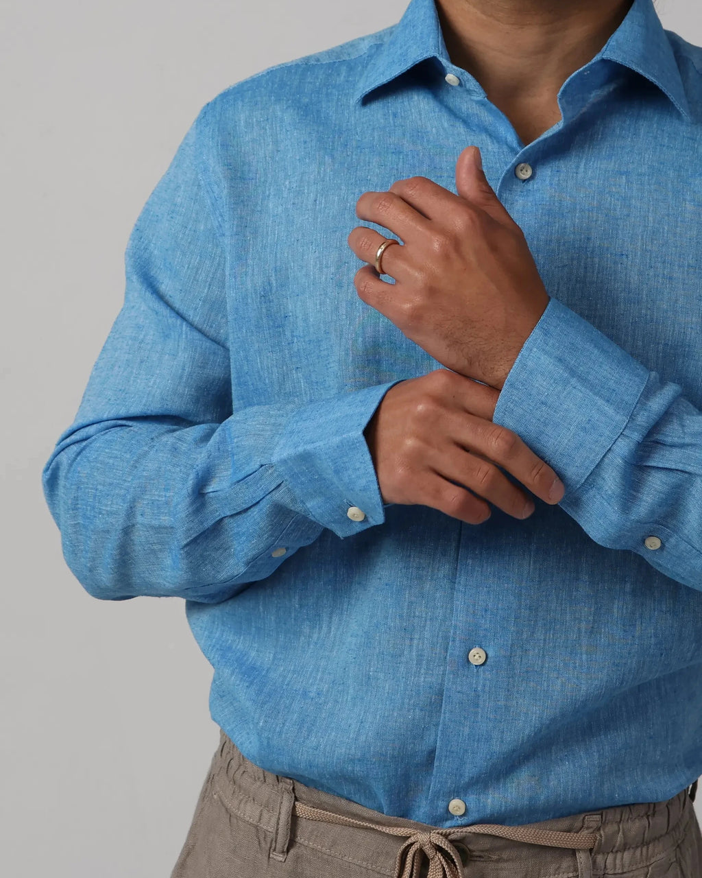 Turquoise blue cotton-linen shirt, classic collar, breathable weave – Fiftieth shirt, Aliverti