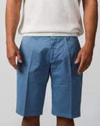 Blue cotton gabardine tailored shorts with slant pockets and cuffed hem – Fiftieth shorts, Aliverti