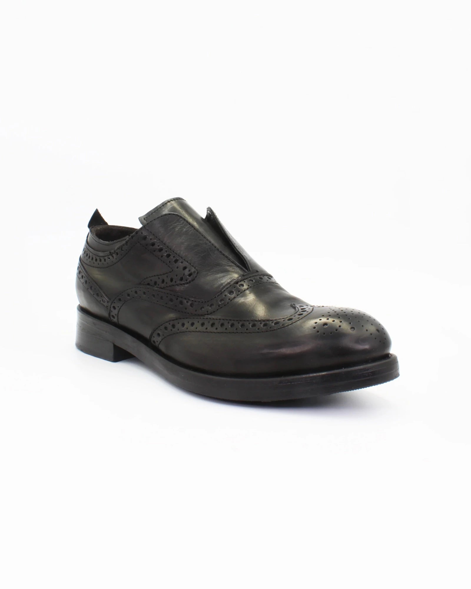 Ladies genuine leather Italian oxford brogue slip-on in black made in Italy exclusively by Aliverti