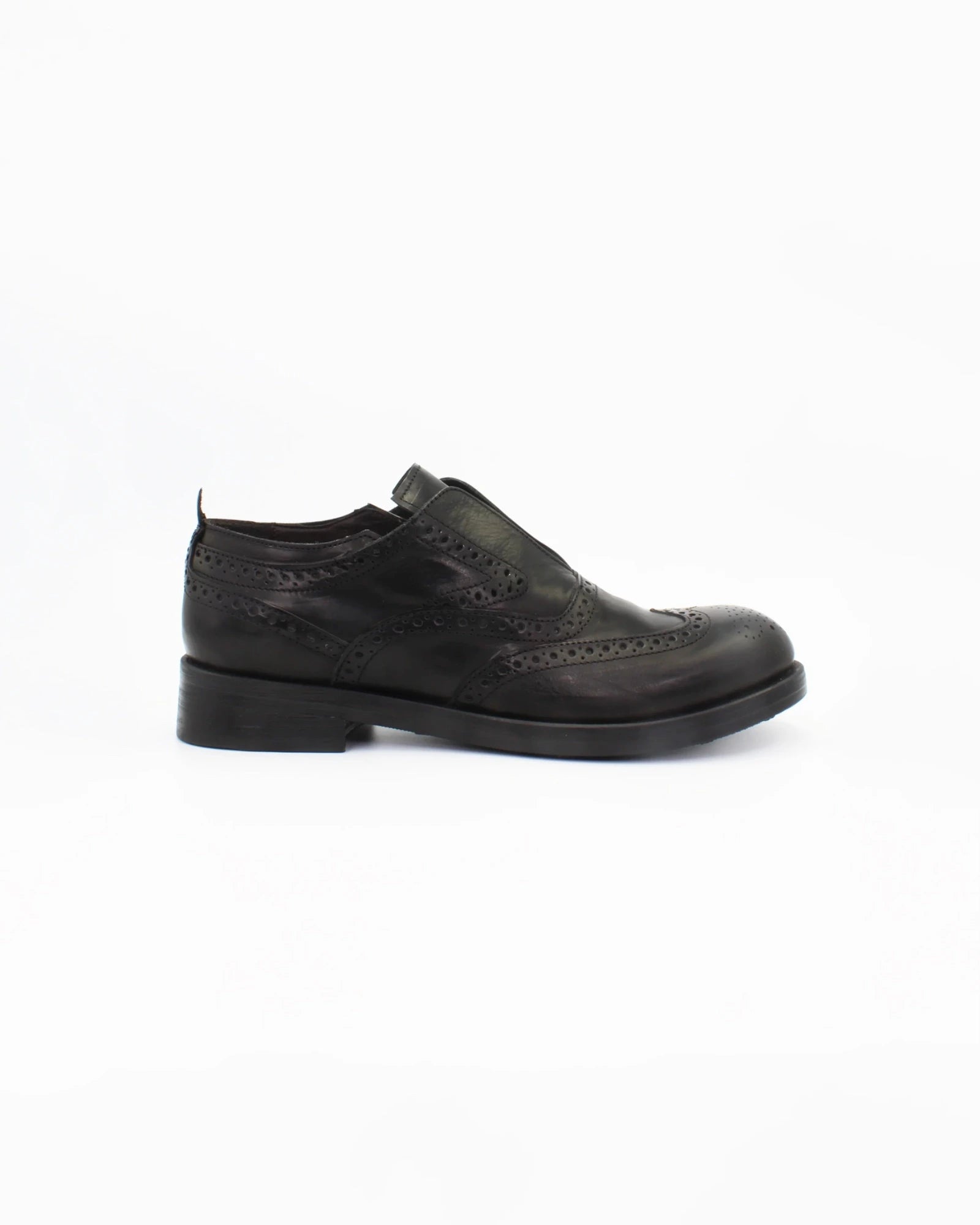 Ladies genuine leather Italian oxford brogue slip-on in black made in Italy exclusively by Aliverti