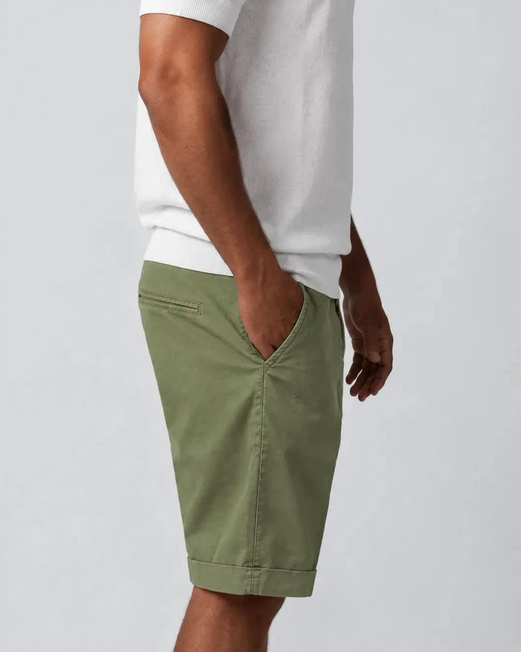 Green cotton gabardine tailored shorts with slant pockets and cuffed hem – Fiftieth shorts, Aliverti