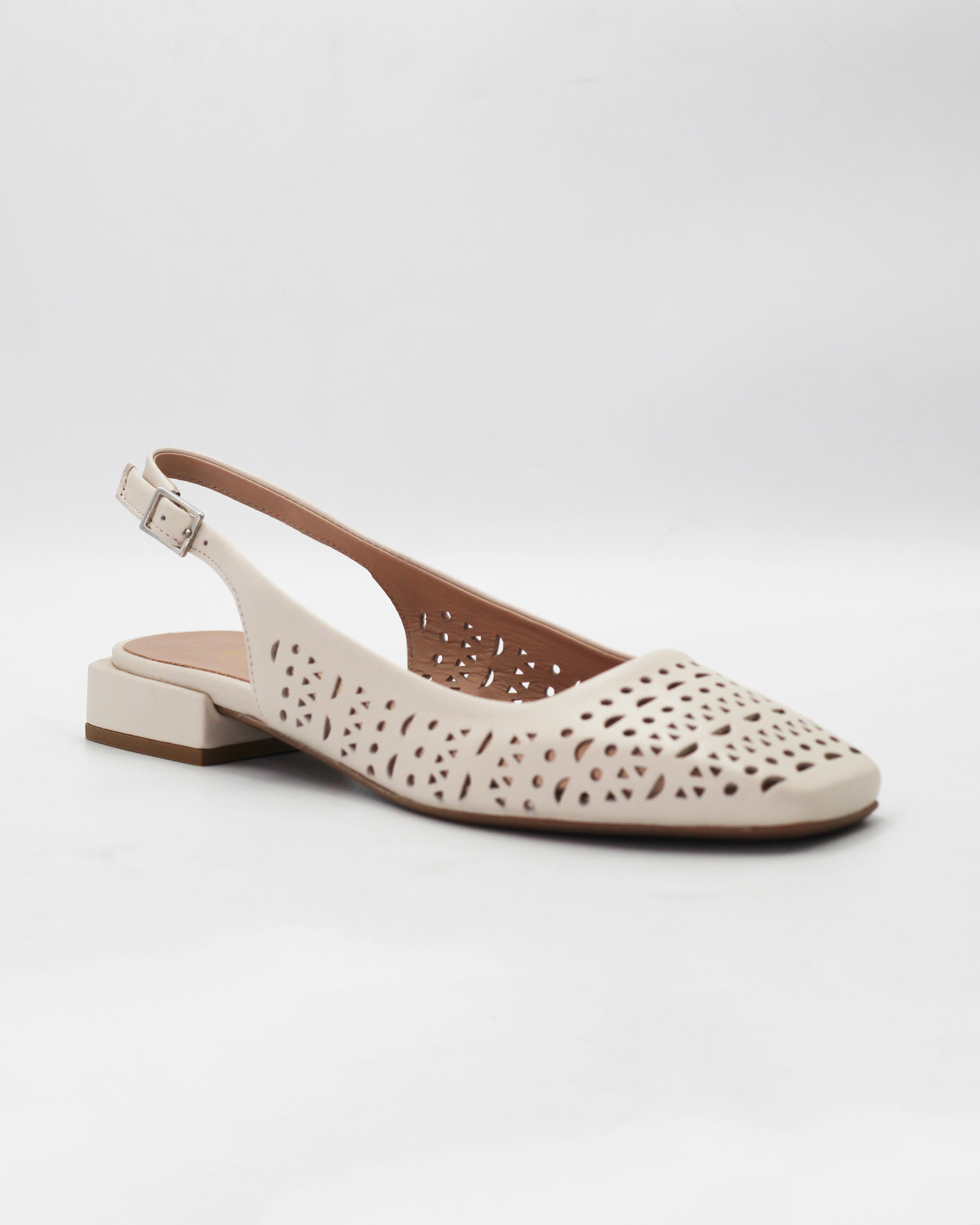 Shop the DARIA95 slingback flat in cream calf leather. Italian-made with laser cut-out detailing, an adjustable slingback strap, and rubber sole. Timeless everyday elegance.