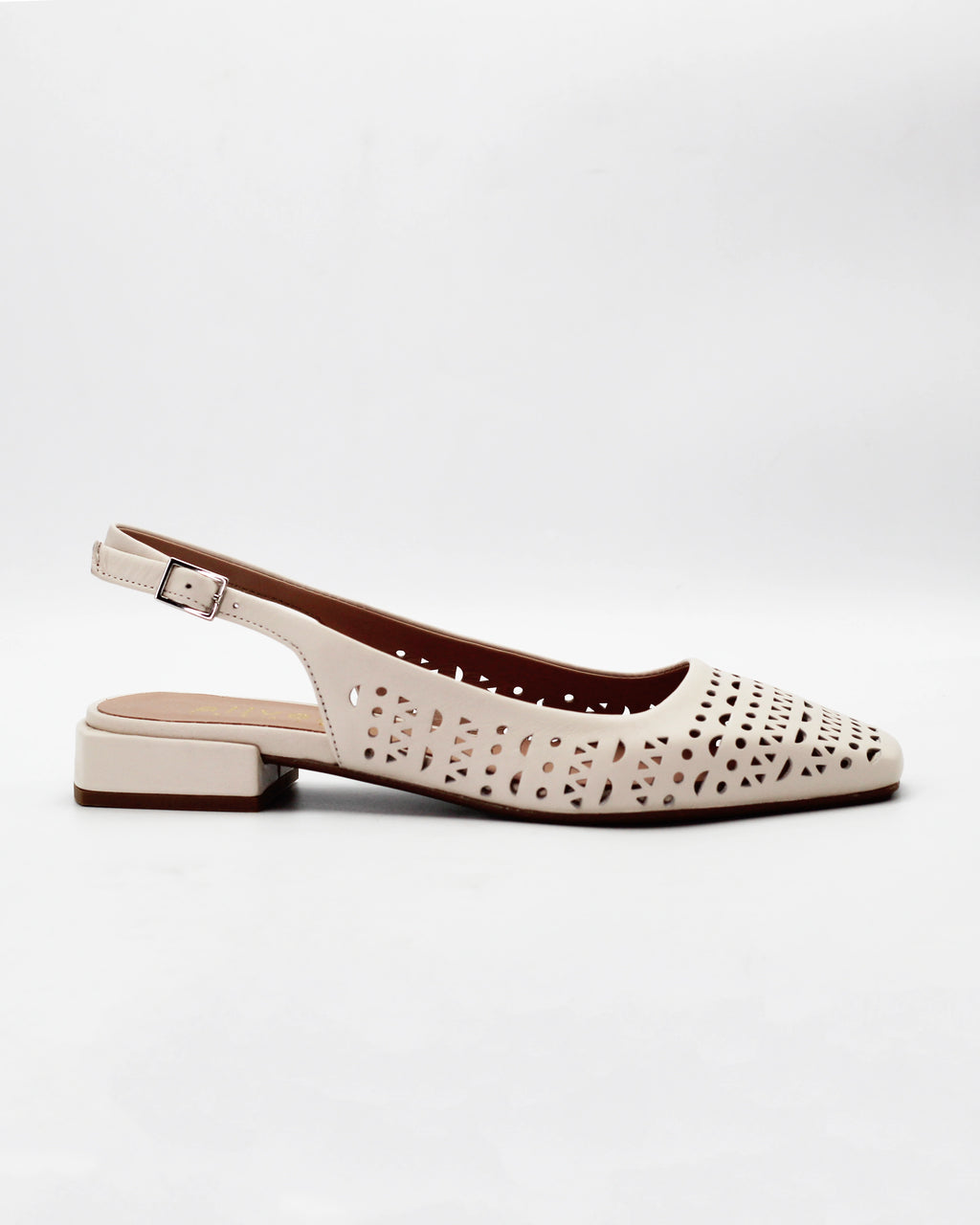 Shop the DARIA95 slingback flat in cream calf leather. Italian-made with laser cut-out detailing, an adjustable slingback strap, and rubber sole. Timeless everyday elegance.