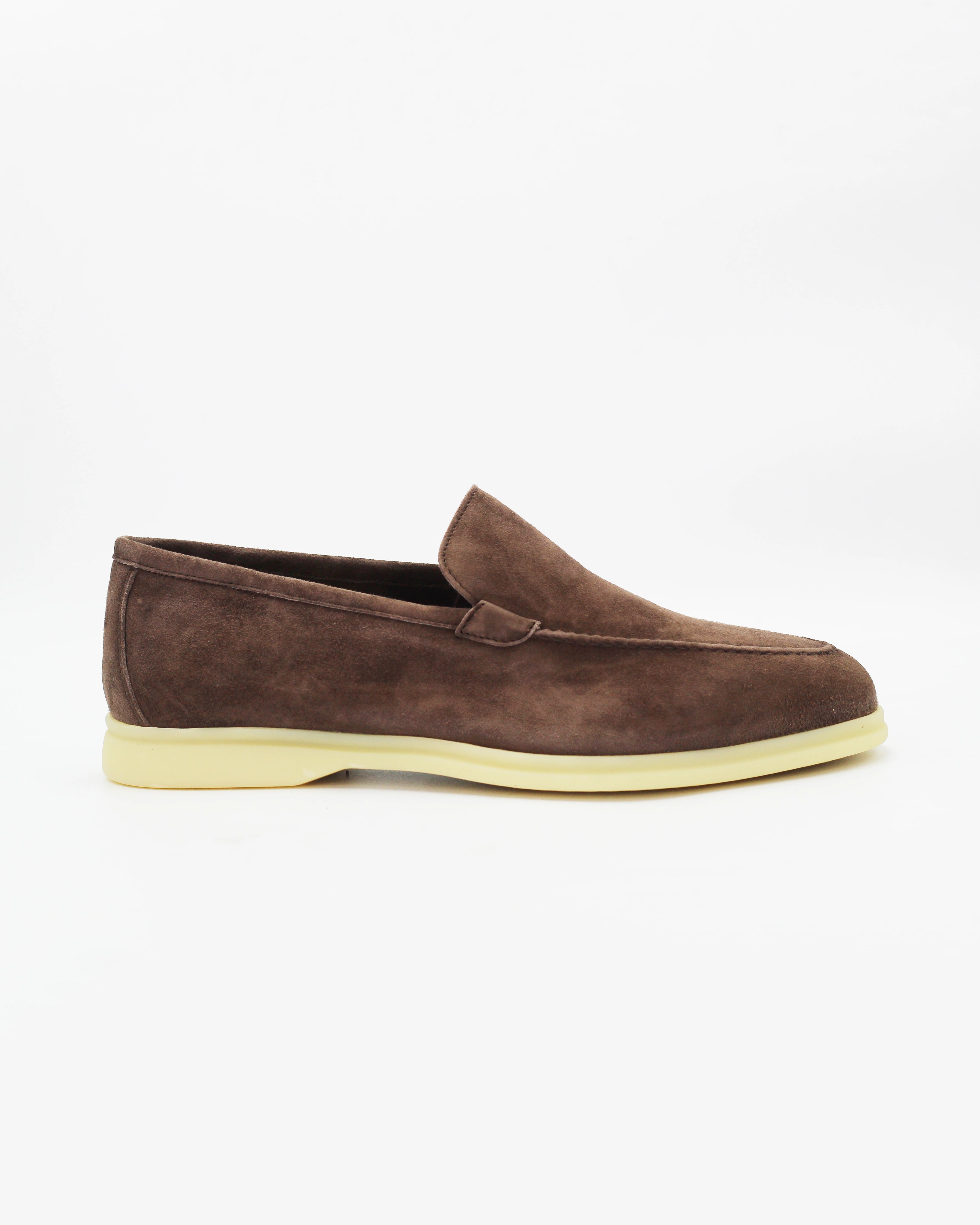 Shop the UO32017 slip-on loafer in cocco suede calf leather. Italian-made with a soft unstructured silhouette and rubber sole. Refined everyday elegance.