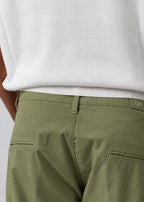 green cotton gabardine tailored shorts with slant pockets and cuffed hem – Fiftieth shorts, Aliverti