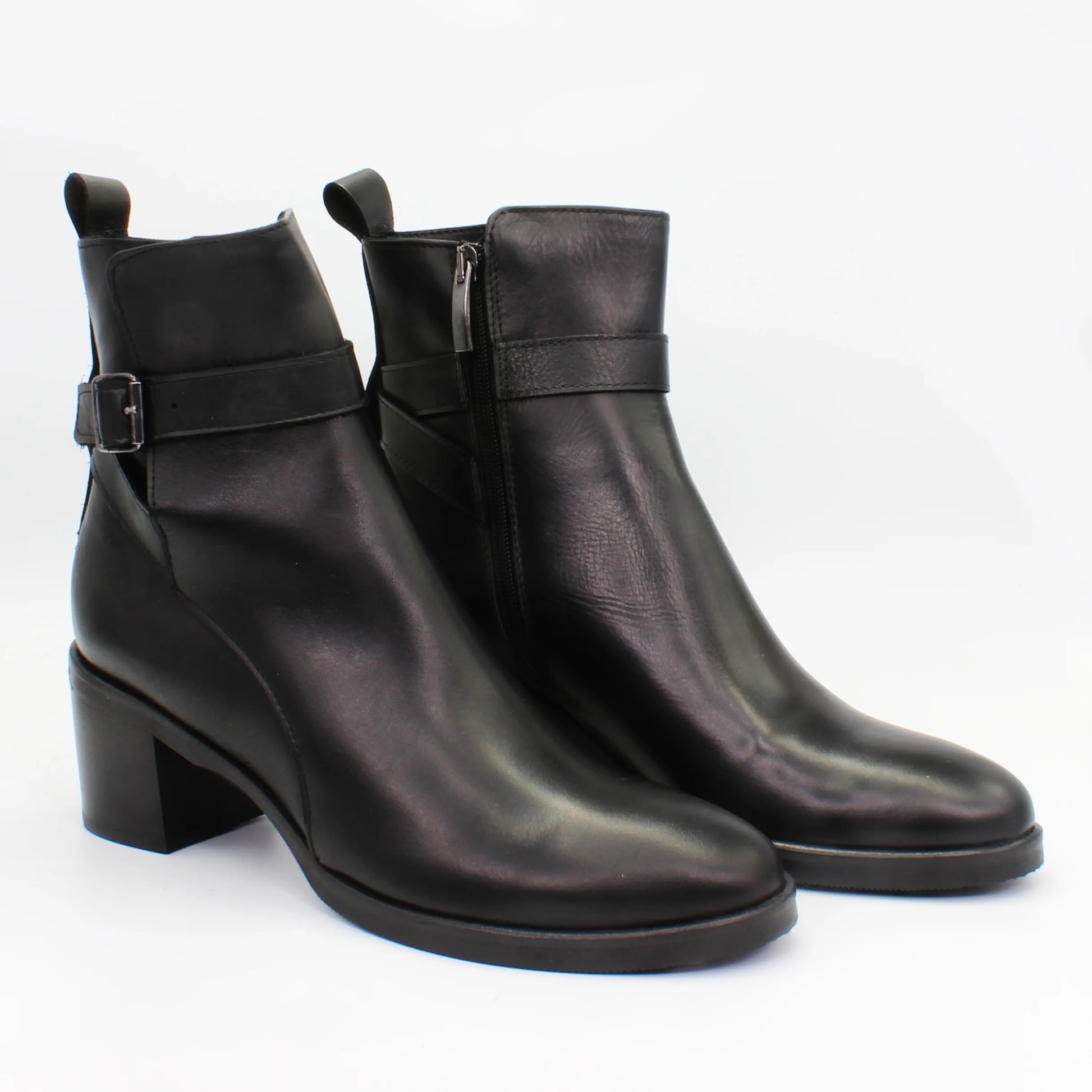 Shop Handmade Italian Leather Heeled Ankle Boot in Nero (GC2560)  or browse our range of hand-made Italian boots for women in leather or suede in-store at Aliverti Cape Town, or shop online. We deliver in South Africa & offer multiple payment plans as well as accept multiple safe & secure payment methods.