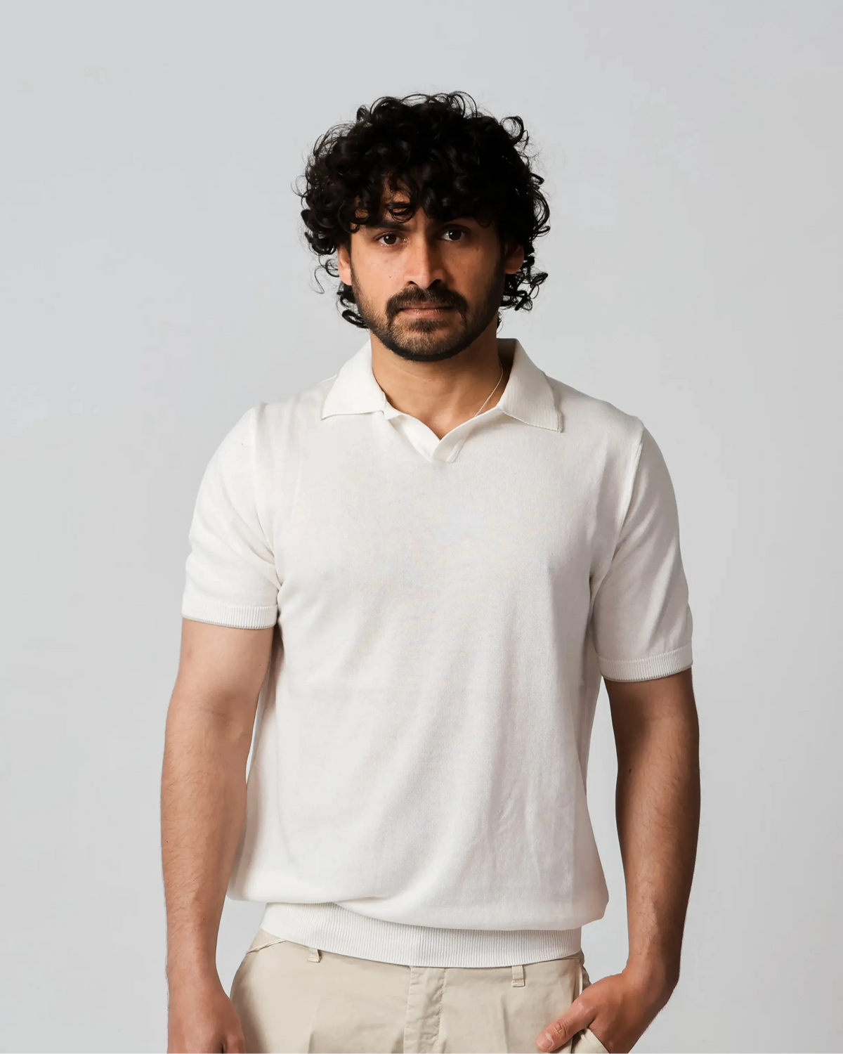 Cream knit polo with Johnny collar, fine knit – Aliverti