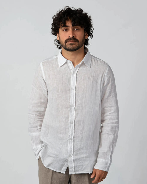 White 100% linen shirt with classic collar and button-down placket, Camicia 7231 by Aliverti, made in Italy.