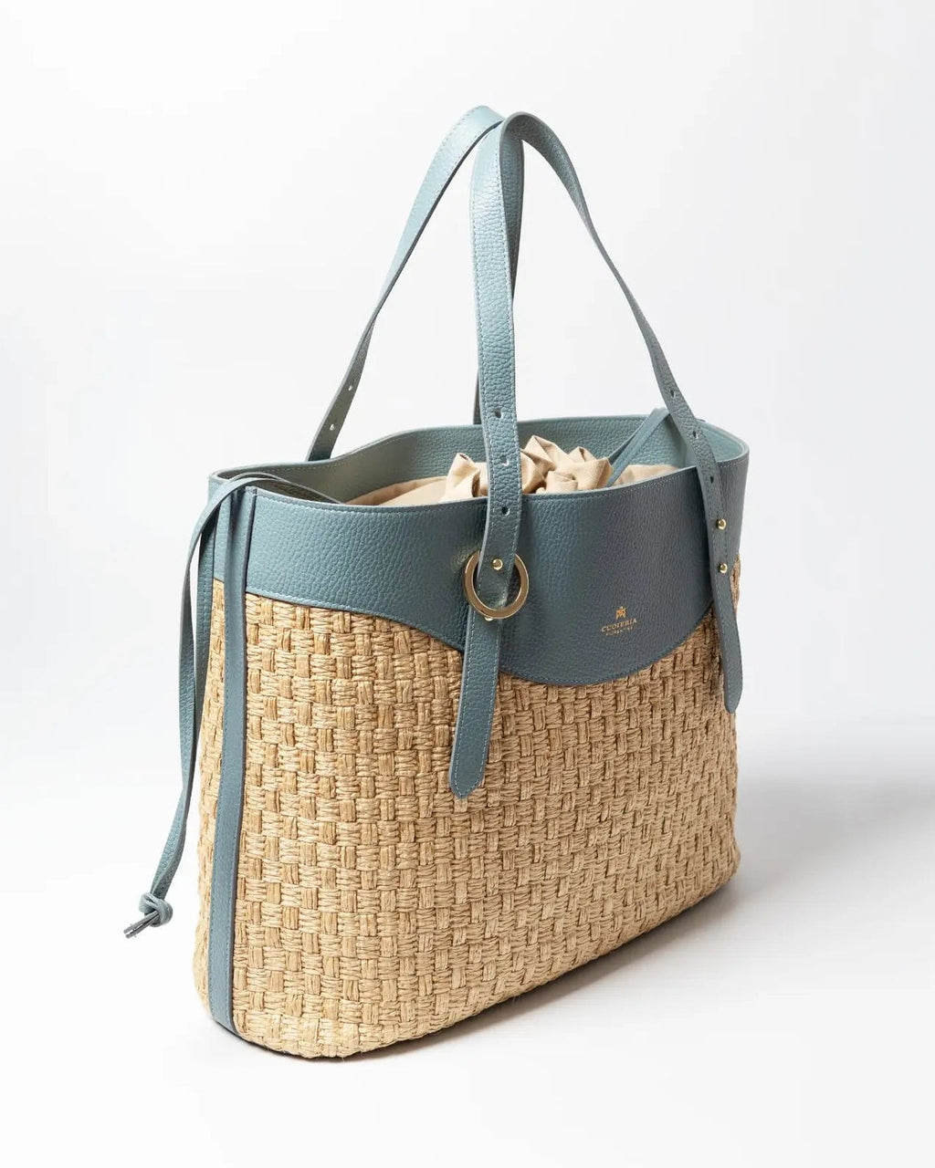 Shop Womens Italian-made Leather Amber Large Bucket Bag in Carta Zucchero (5904006) or browse our range of hand-made Italian handbags for women in-store at Aliverti Cape Town, or shop online.   We deliver in South Africa & offer multiple payment plans as well as accept multiple safe & secure payment methods.