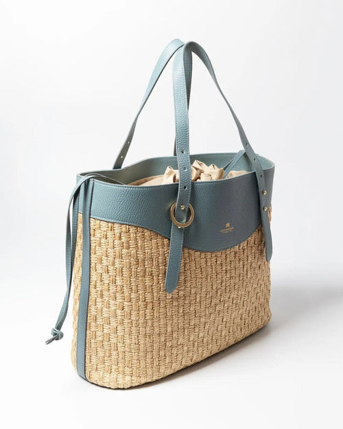 Shop Womens Italian-made Leather Amber Large Bucket Bag in Carta Zucchero (5904006) or browse our range of hand-made Italian handbags for women in-store at Aliverti Cape Town, or shop online.   We deliver in South Africa & offer multiple payment plans as well as accept multiple safe & secure payment methods.