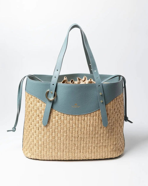 Shop Womens Italian-made Leather Amber Large Bucket Bag in Carta Zucchero (5904006) or browse our range of hand-made Italian handbags for women in-store at Aliverti Cape Town, or shop online.   We deliver in South Africa & offer multiple payment plans as well as accept multiple safe & secure payment methods.