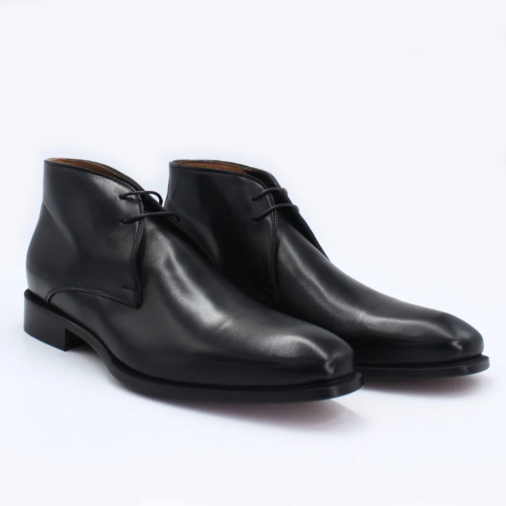 Shop Handmade Italian Leather Chukka Boot in Black (BE940-05) or browse our range of hand-made Italian boots for men in leather or suede in-store at Aliverti Durban or Cape Town, or shop online. We deliver in South Africa & offer multiple payment plans as well as accept multiple safe & secure payment methods.