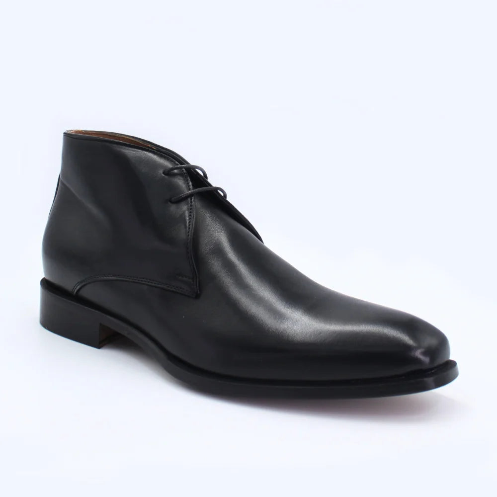 Shop Handmade Italian Leather Chukka Boot in Black (BE940-05) or browse our range of hand-made Italian boots for men in leather or suede in-store at Aliverti Durban or Cape Town, or shop online. We deliver in South Africa & offer multiple payment plans as well as accept multiple safe & secure payment methods.