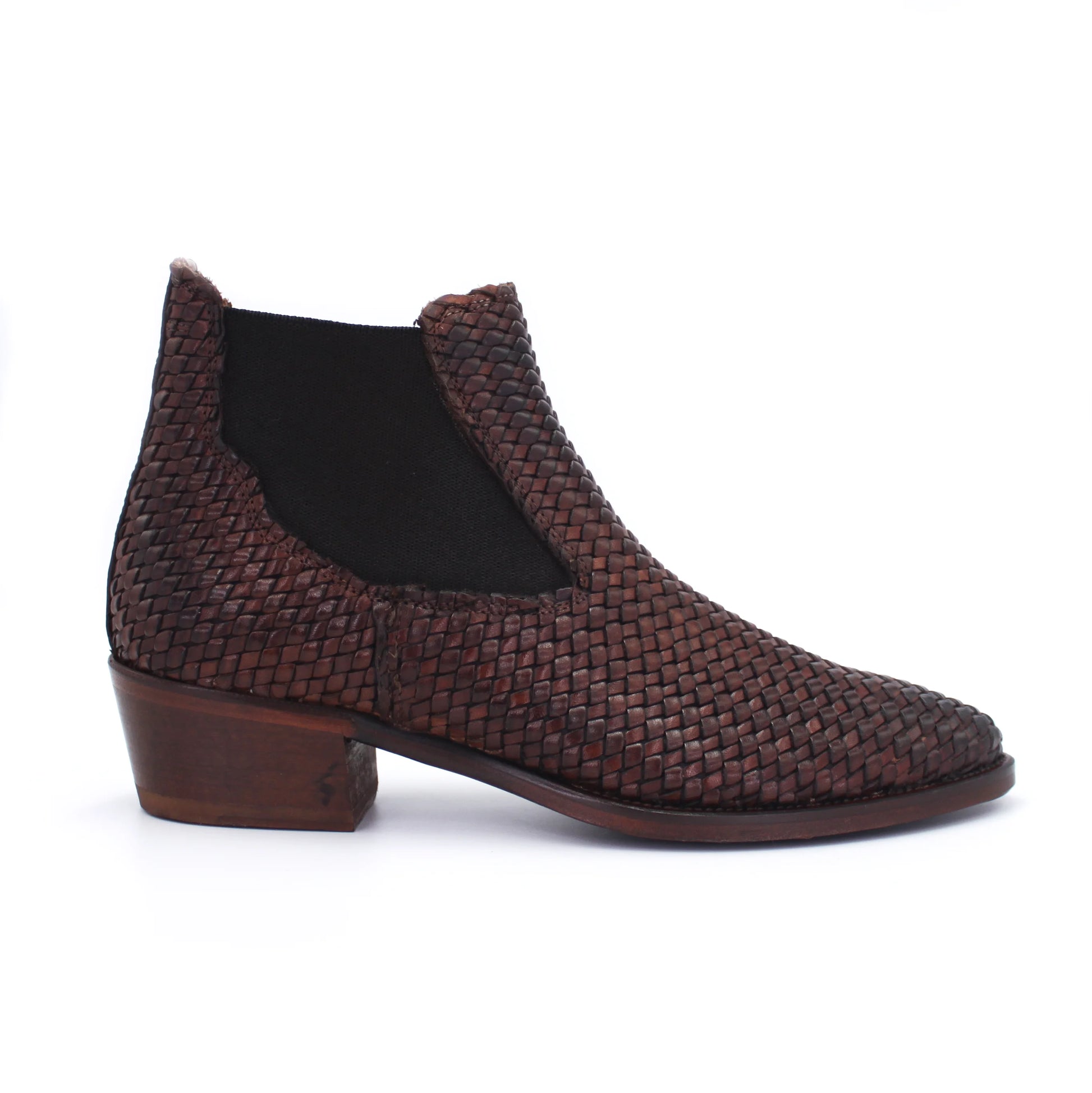 Shop Handmade Italian Leather Woven Boot in Brown (9410) or browse our range of hand-made Italian boots for women in leather or suede in-store at Aliverti Durban or Cape Town, or shop online. We deliver in South Africa & offer multiple payment plans as well as accept multiple safe & secure payment methods.