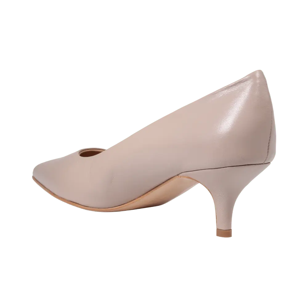 Elegant 2025 court shoes