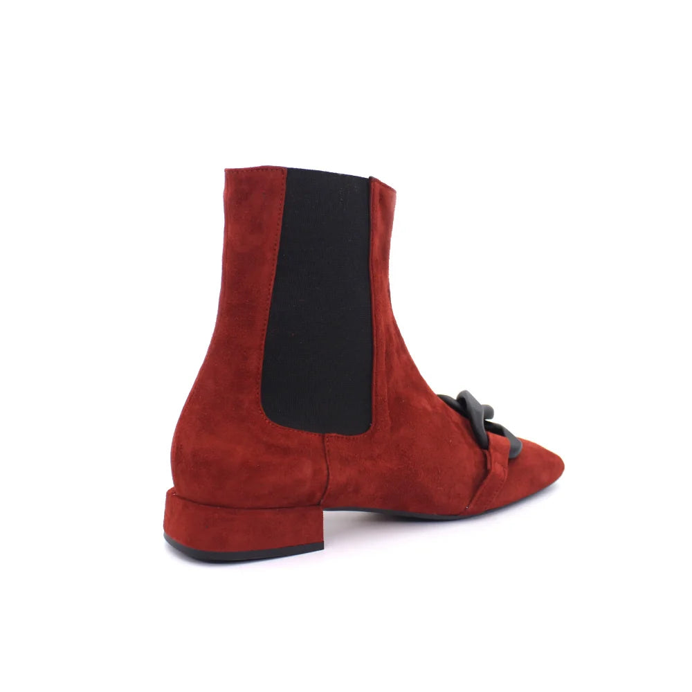 Shop Handmade Italian Leather Suede Boot in Red (2720) or browse our range of hand-made Italian boots for women in leather or suede in-store at Aliverti Durban or Cape Town, or shop online. We deliver in South Africa & offer multiple payment plans as well as accept multiple safe & secure payment methods.
