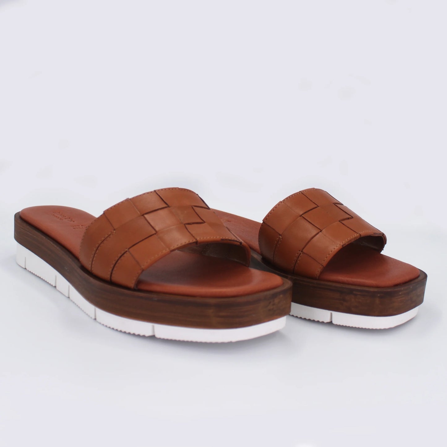 Shop Handmade Italian Leather Sandal in Cognac (2150) or browse our range of hand-made Italian sandals for women in leather or suede in-store at Aliverti Durban or Cape Town, or shop online. We deliver in South Africa & offer multiple payment plans as well as accept multiple safe & secure payment methods.