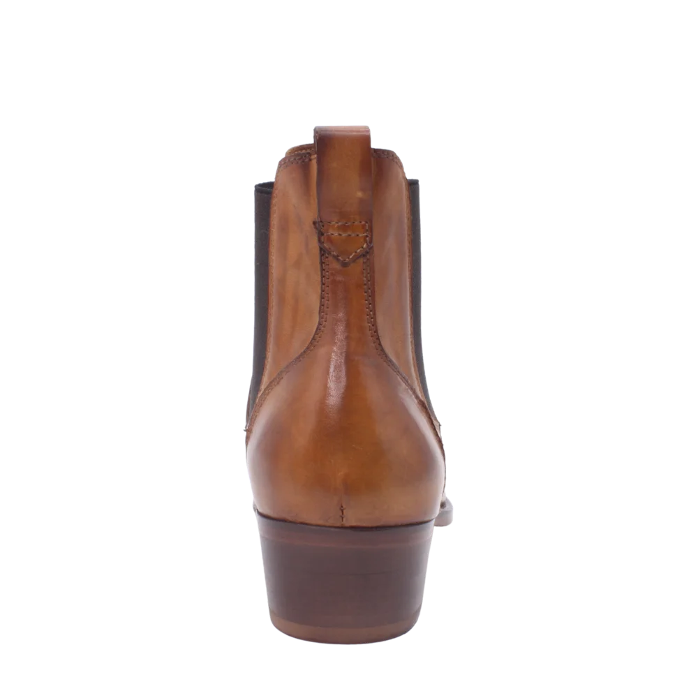 Shop Handmade Italian Leather Ankle Boots in Tan (9421) or browse our range of hand-made Italian ankle boots for women in leather or suede in-store at Aliverti Durban or Cape Town, or shop online. We deliver in South Africa & offer multiple payment plans as well as accept multiple safe & secure payment methods.