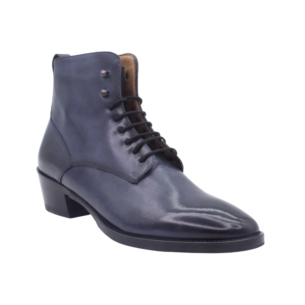 Shop Handmade Italian Leather Lace-Up Ankle Boots in Navy (9019) or browse our range of hand-made Italian ankle boots for women in leather or suede in-store at Aliverti Durban or Cape Town, or shop online. We deliver in South Africa & offer multiple payment plans as well as accept multiple safe & secure payment method.